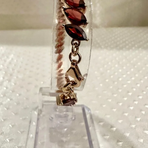 Genuine Red Garnet 18K Rose Gold over Sterling Silver Bracelet! ✨️ - Picture 7 of 8